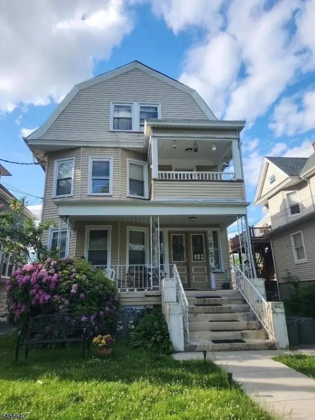15 E Clay Ave, Roselle Park Boro