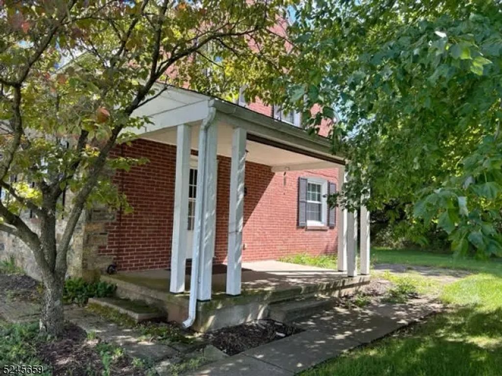 714 Milford Warren Glen Rd, Holland Twp.