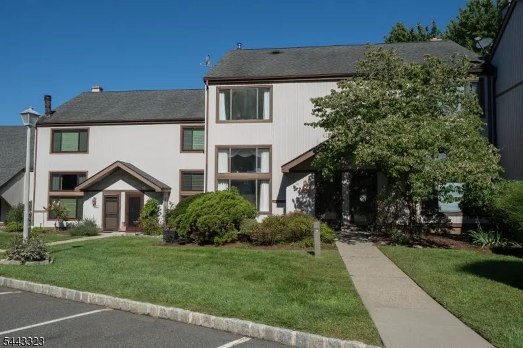 569 Dell Pl, Stanhope Boro