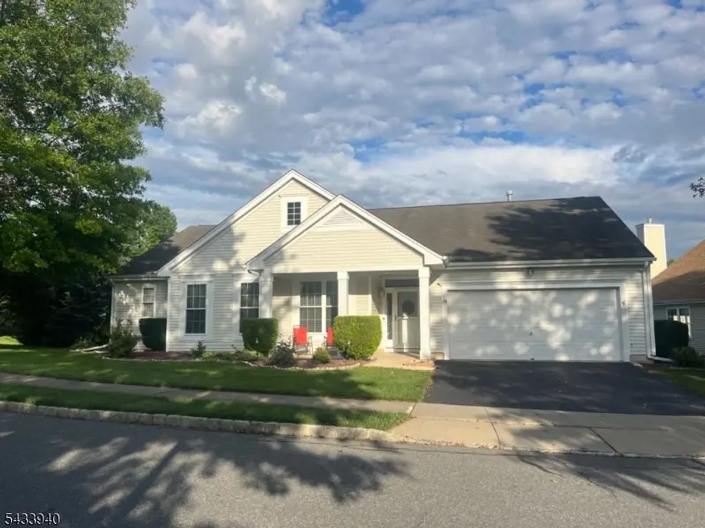 24 Stafford Ln, White Twp.