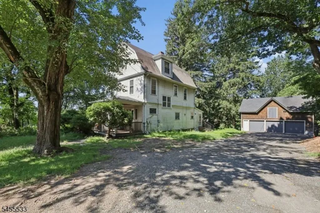 37 Livingston Ave, Roseland Boro