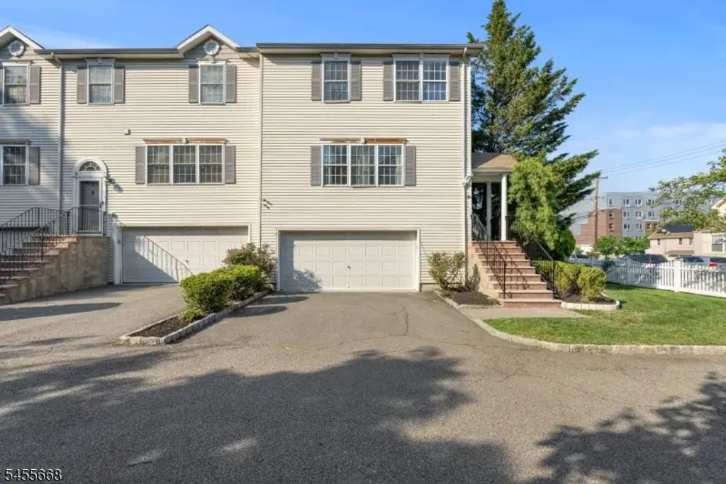 9 Tompkins St, West Orange Twp.