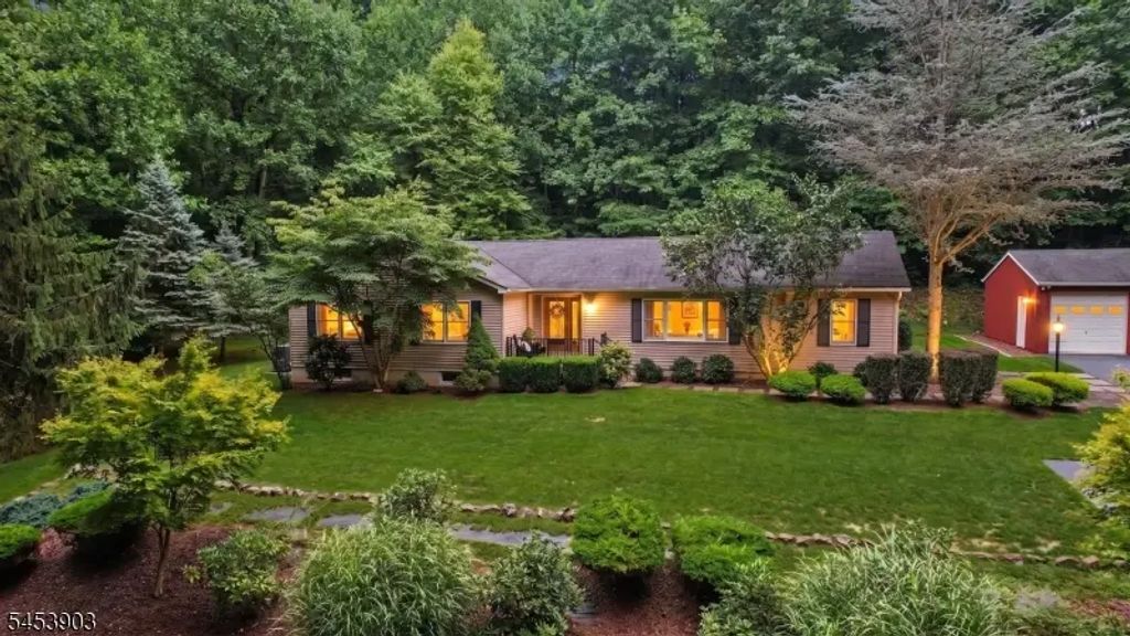 6 Garner Rd, Bethlehem Twp.