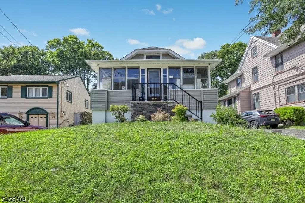 13 Cottage Pl, Nutley Twp.