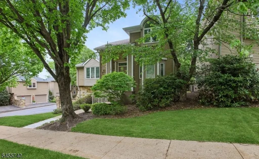 163 Clarken Dr, West Orange Twp.
