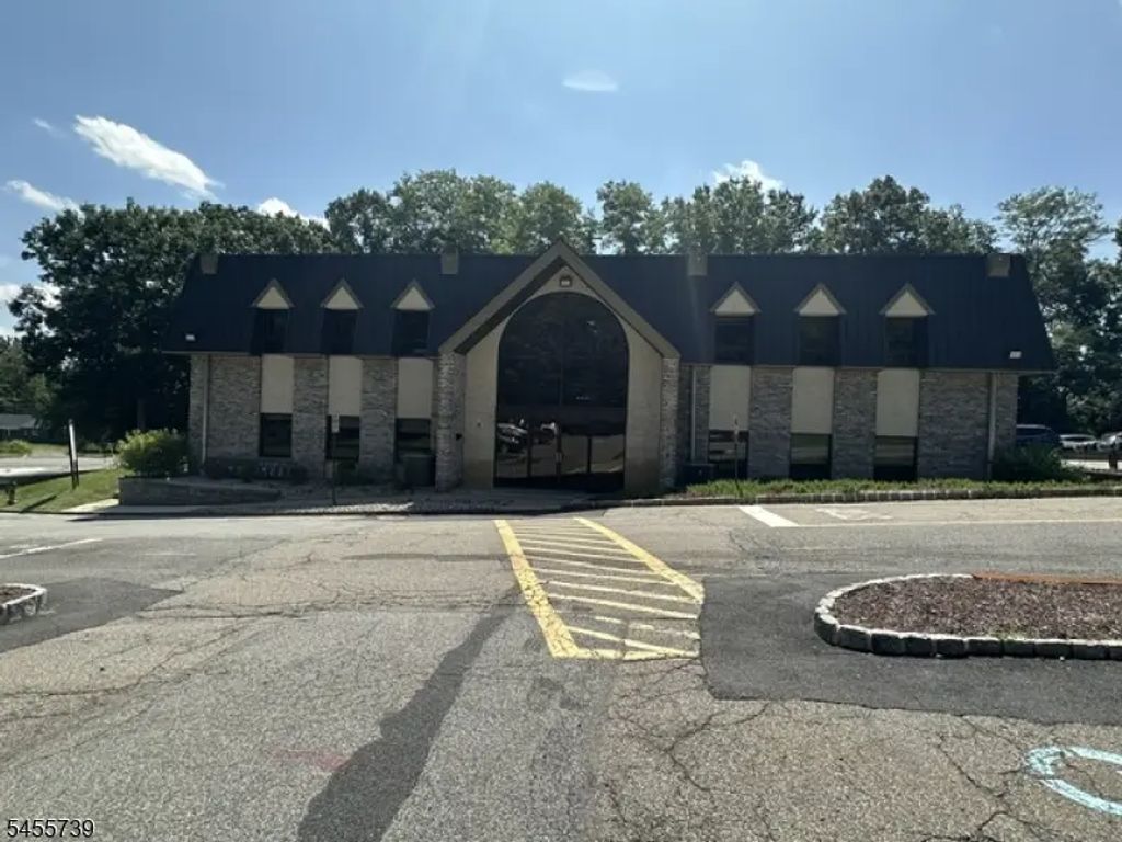 230 Route 206 C08, Mount Olive Twp.