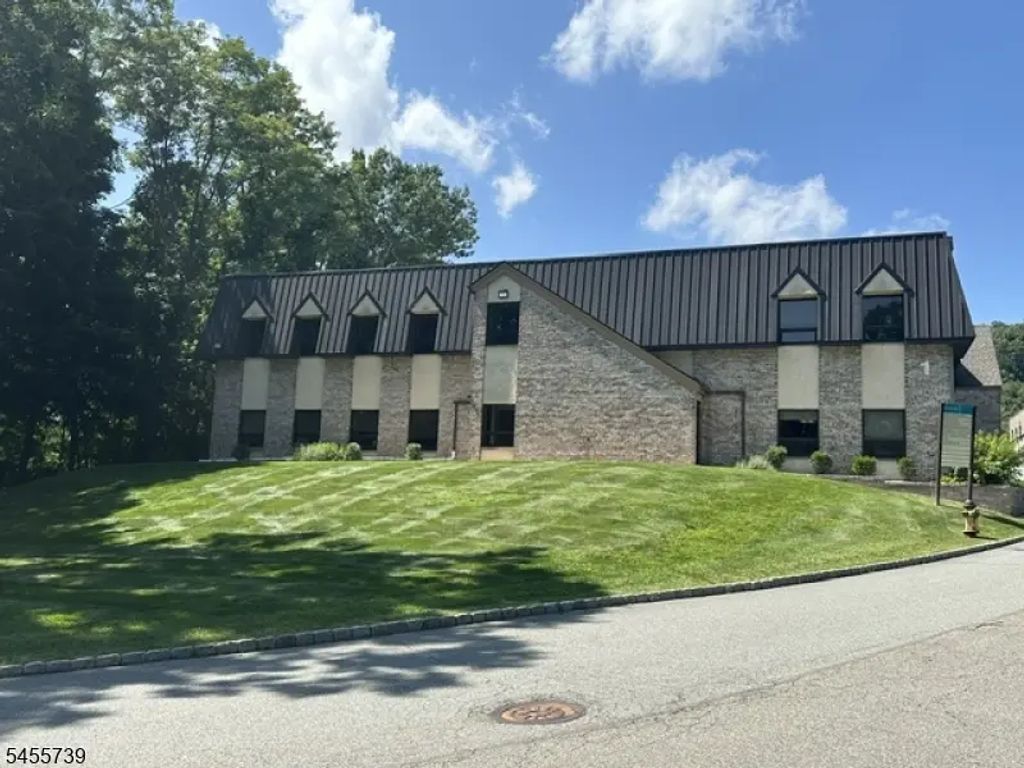 230 Route 206 C08, Mount Olive Twp.