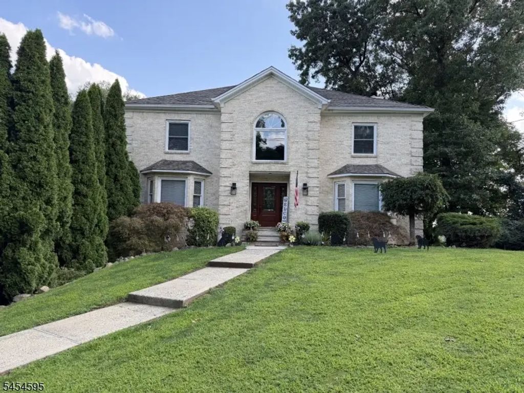 17 Rosenbrook Dr, Lincoln Park Boro