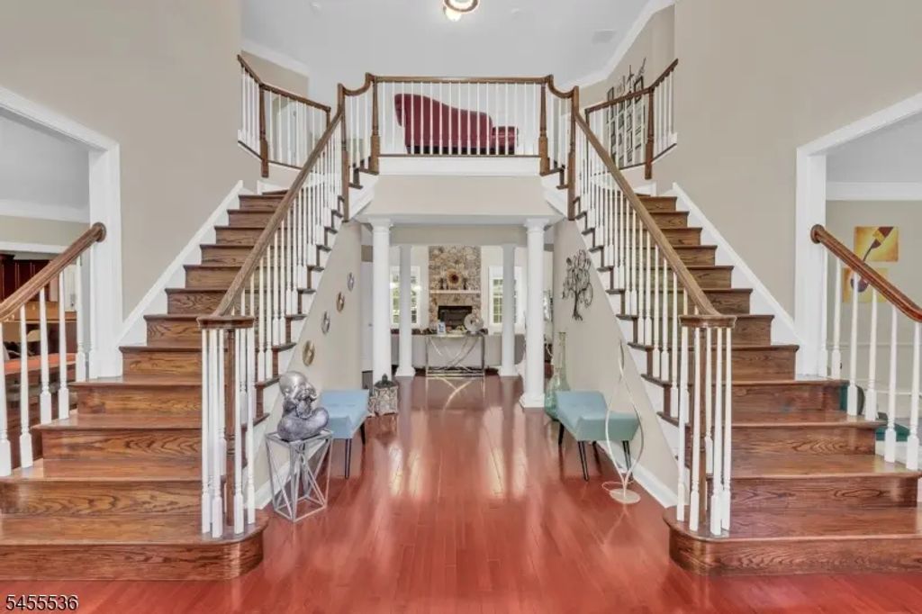 4 Sovereign Dr, Mount Olive Twp.
