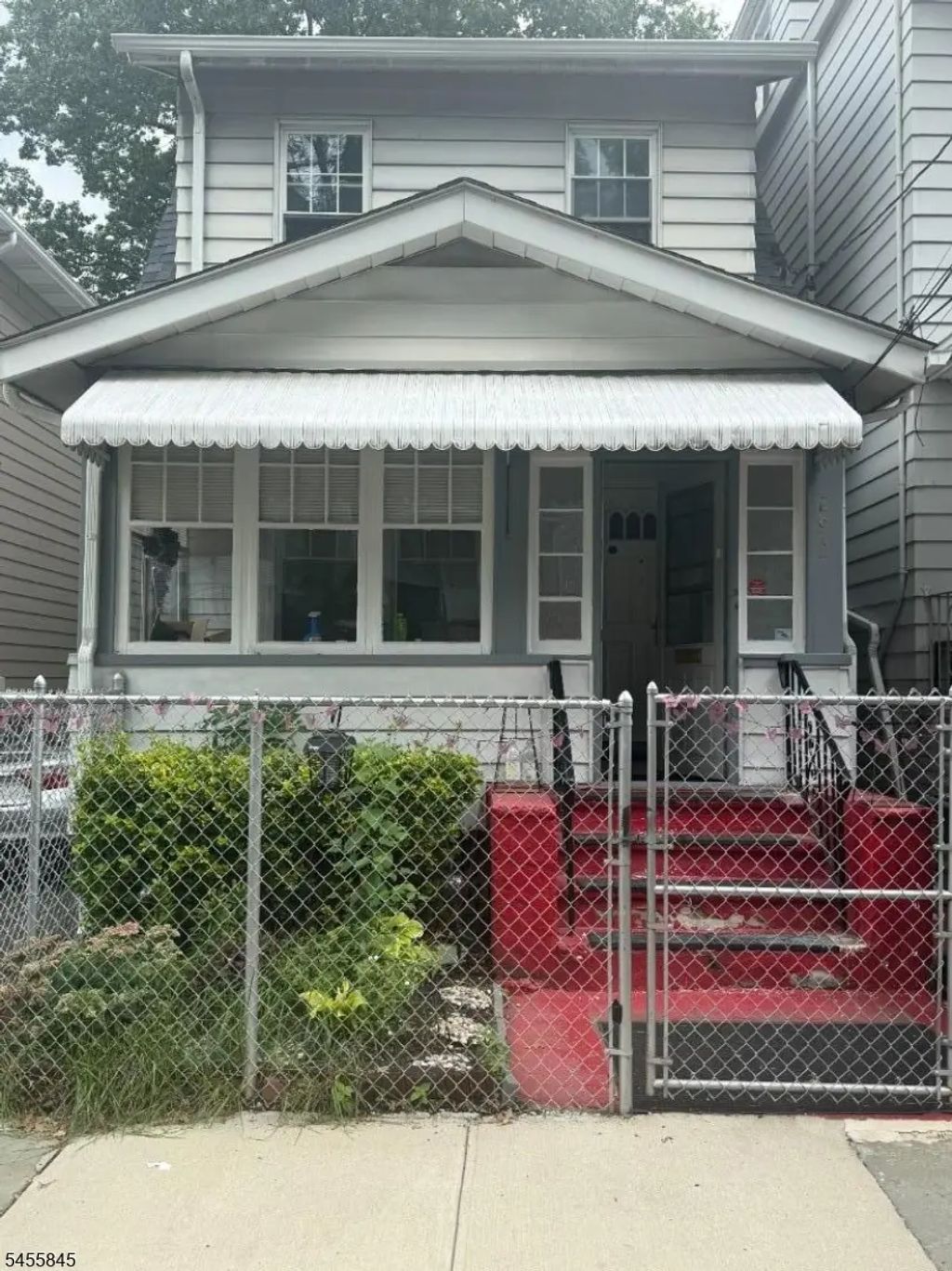 292 Smith St, Newark City