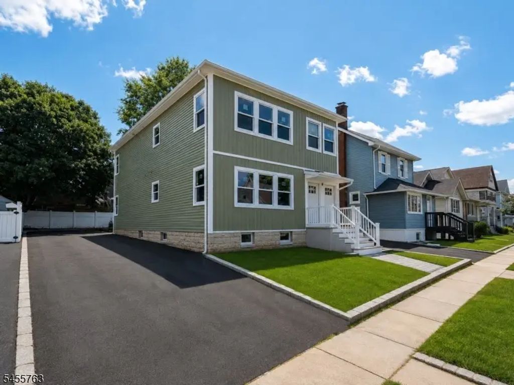 84 Beech St, Belleville Twp.