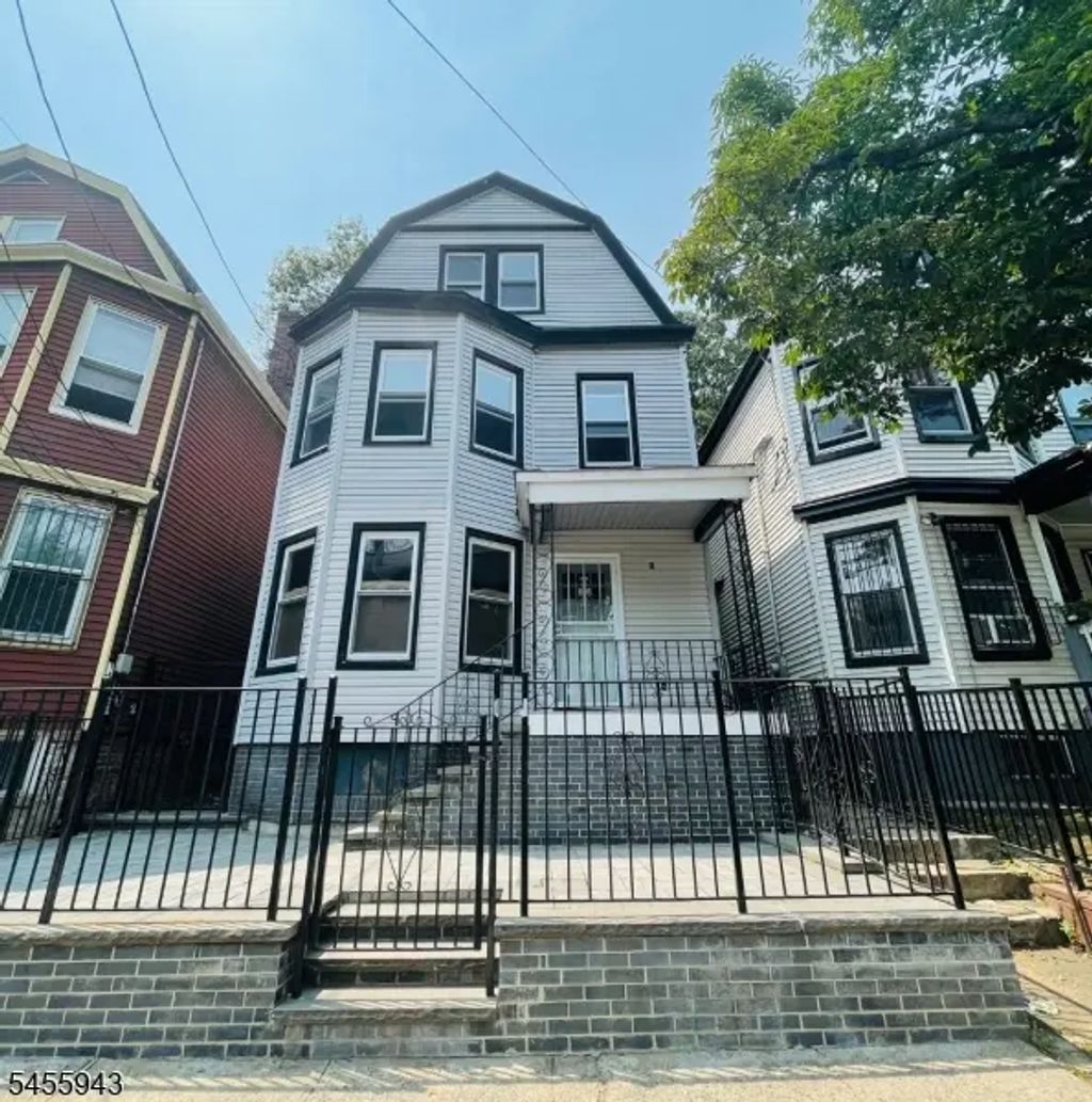 823 S 14th St, Newark City
