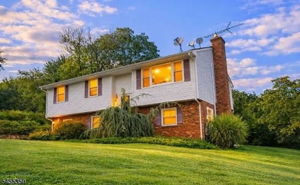 12 Studer Rd, Clinton Twp.