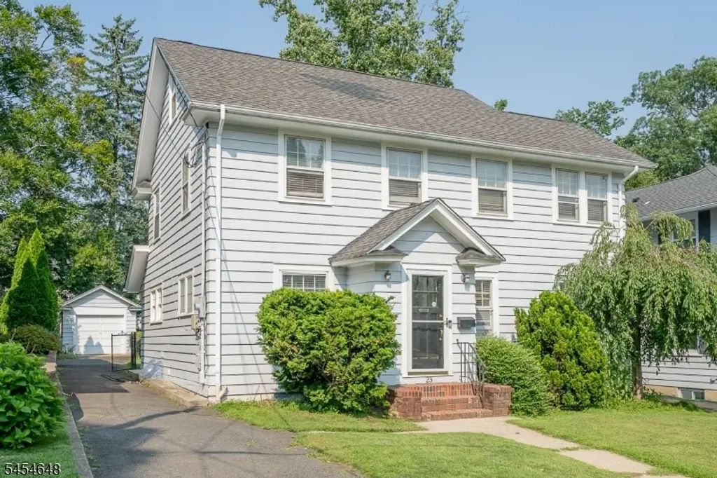 23 Bailey Road, Millburn Twp.