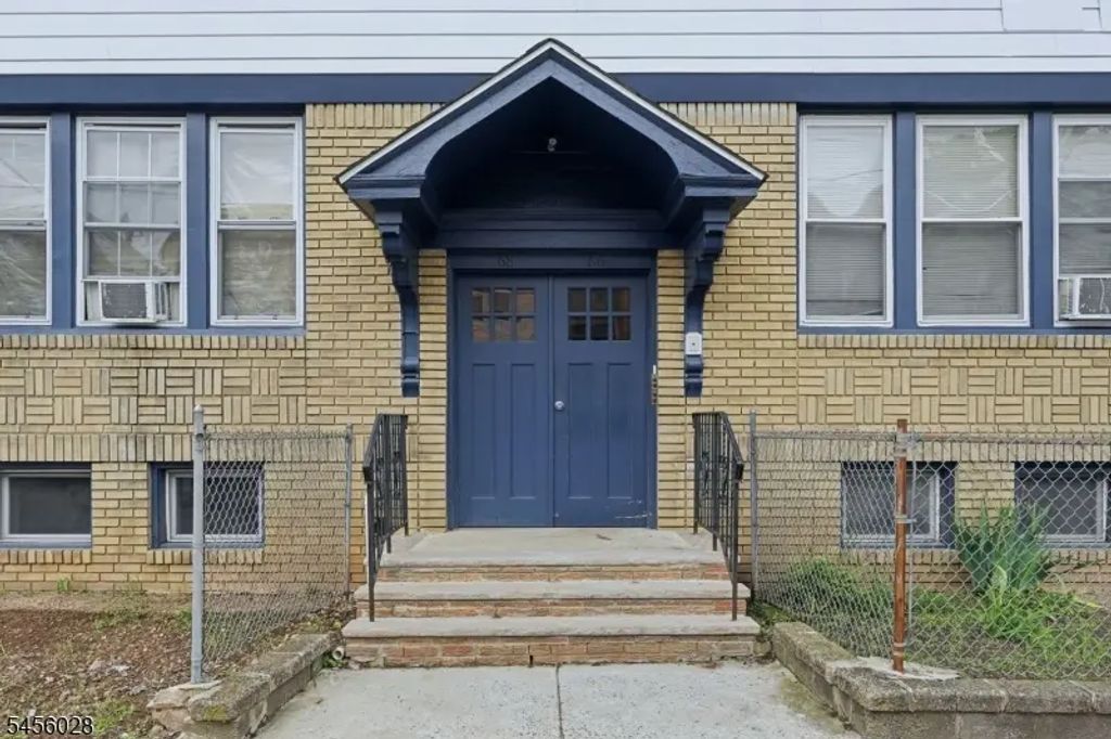 66 Halstead St, Newark City