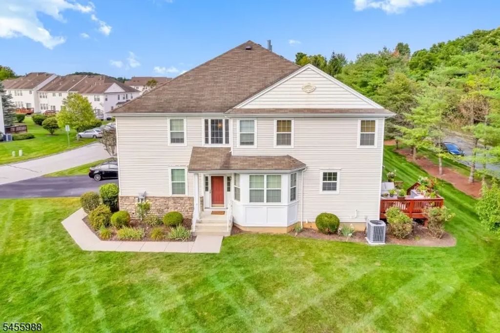 40 Indian Field Dr, Hardyston Twp.