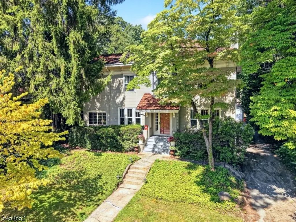 115 Maplewood Ave, Maplewood Twp.
