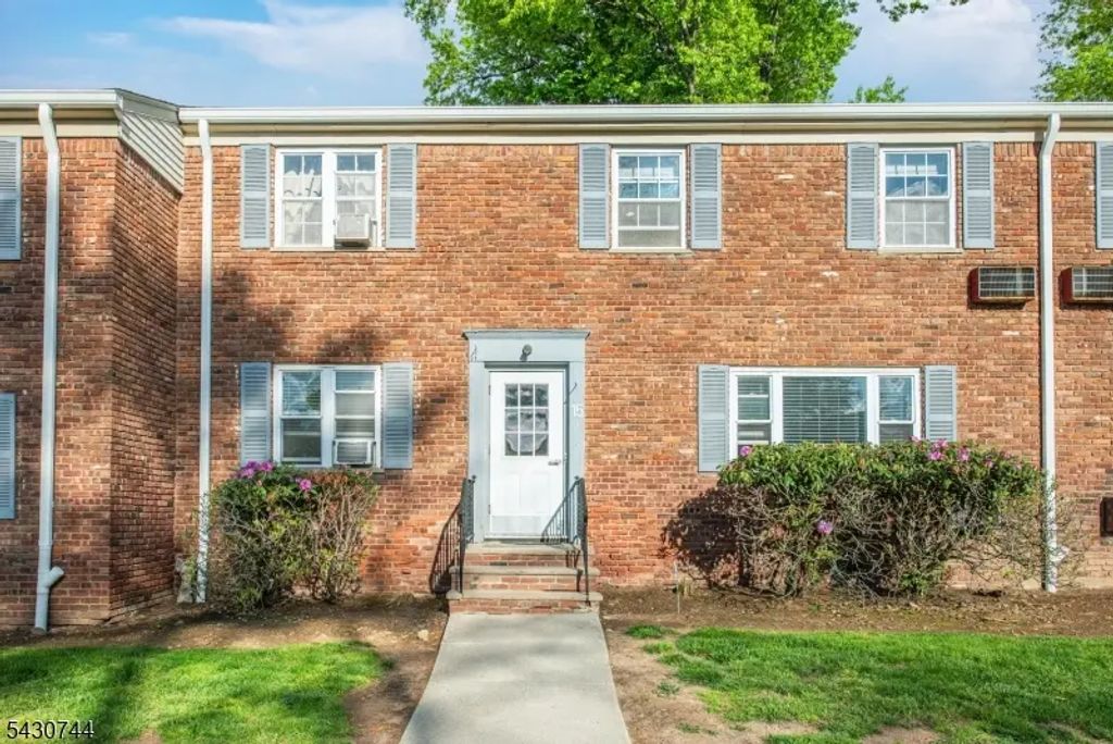15 Wedgewood Drive, Verona Twp.