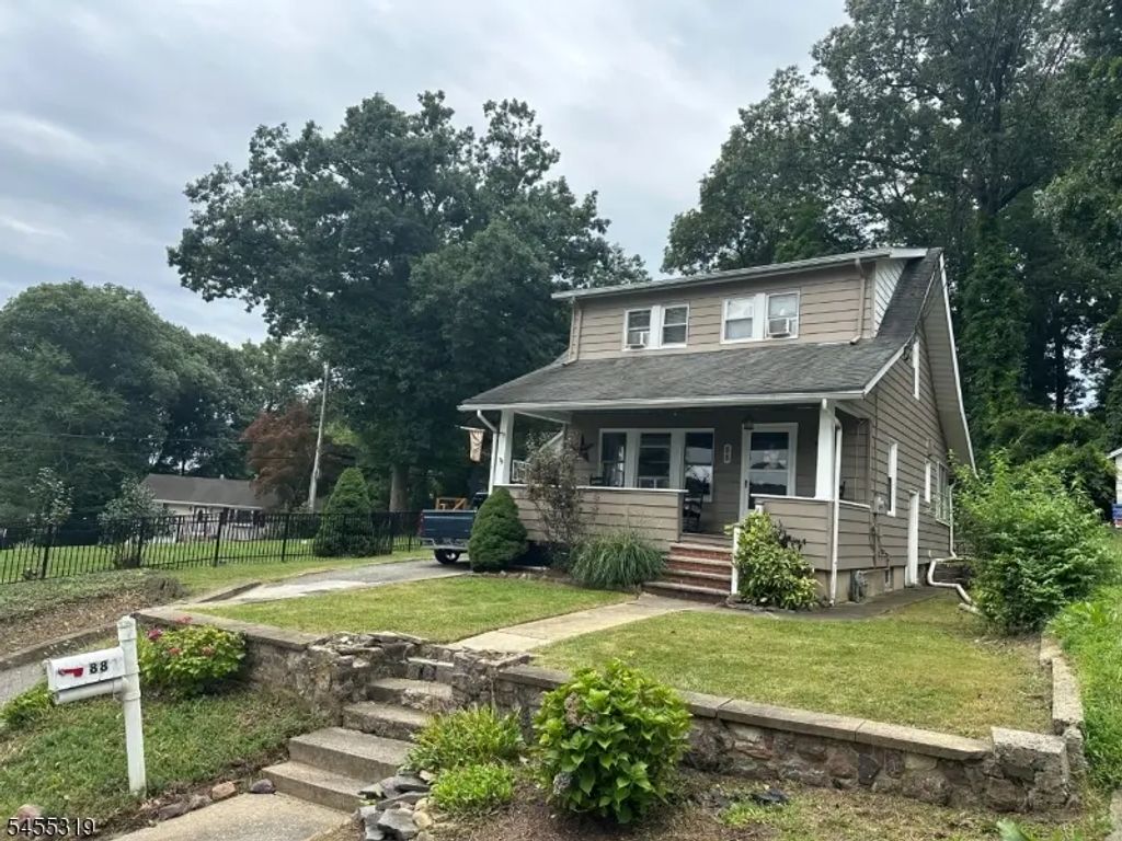 88 Chestnut Ter, Rockaway Boro