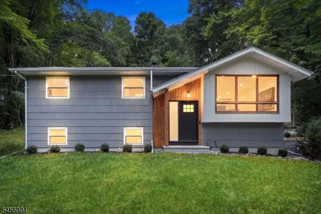 128 Us Highway 206, Mount Olive Twp.