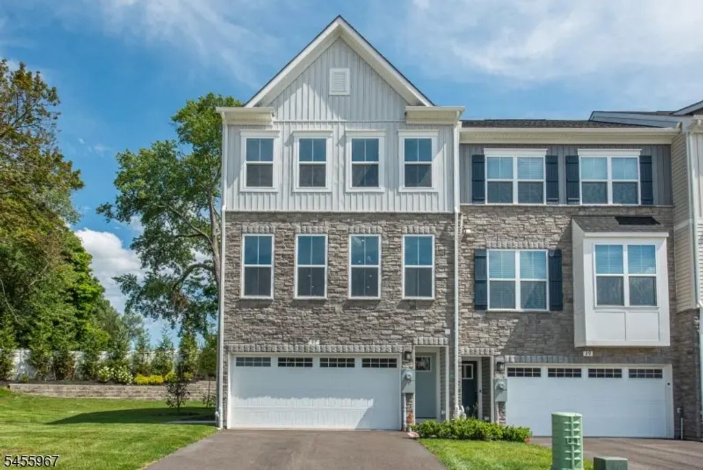 27 Silas Rd, Mount Olive Twp.