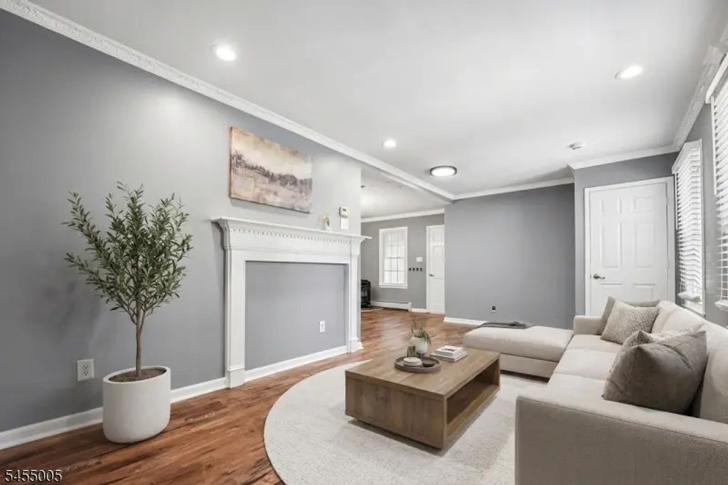 6 Woodlawn Ter, Randolph Twp.