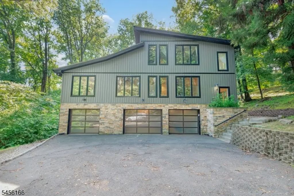 1204 Johnston Dr, Watchung Boro
