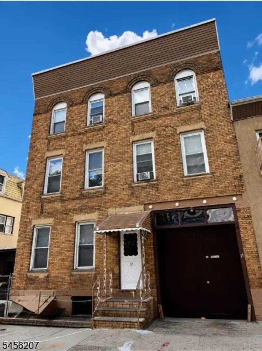 17 Van Buren St, Newark City