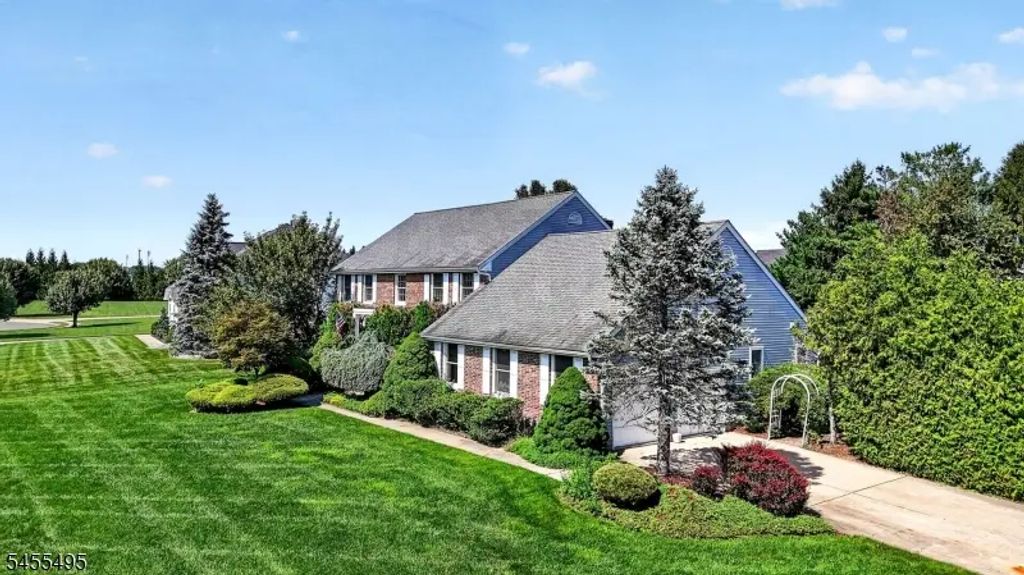 46 Waverly Pl, South Brunswick Twp.