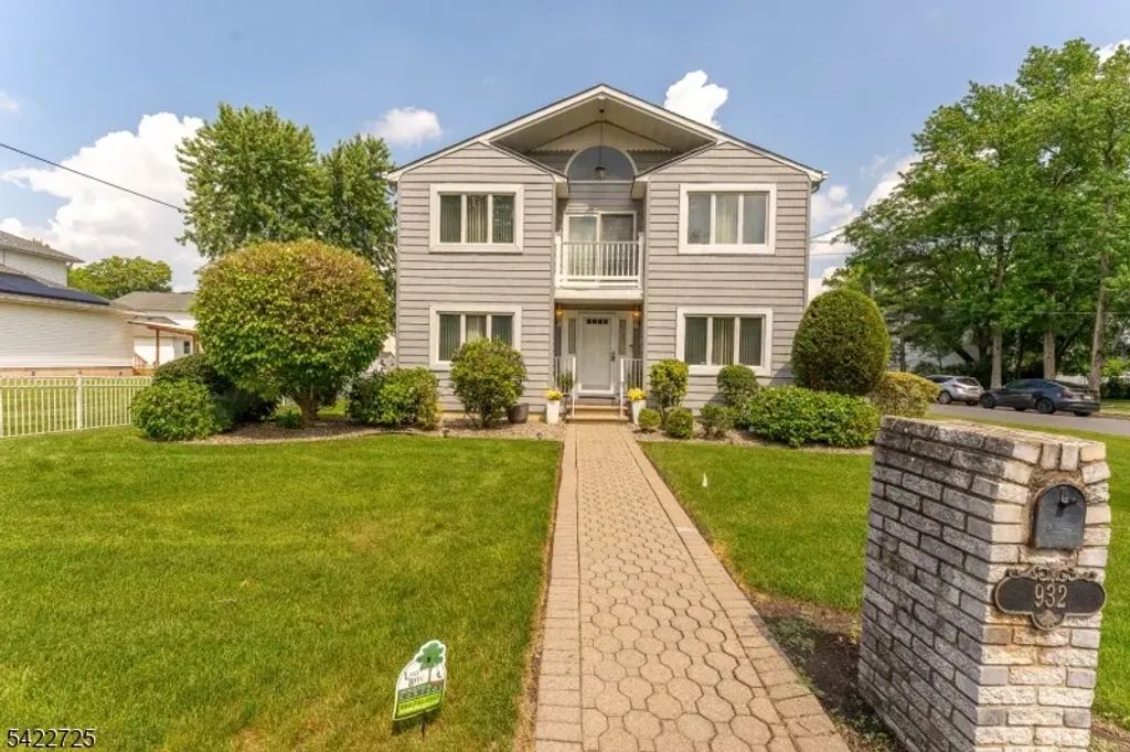 932 Beatrice Pkwy, Edison Twp.