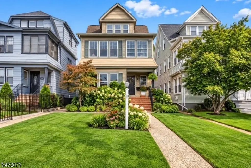 17 Mount Pleasant Ave, West Orange Twp.