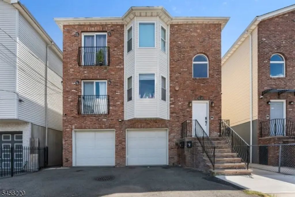33-35 Pierce St, Newark City