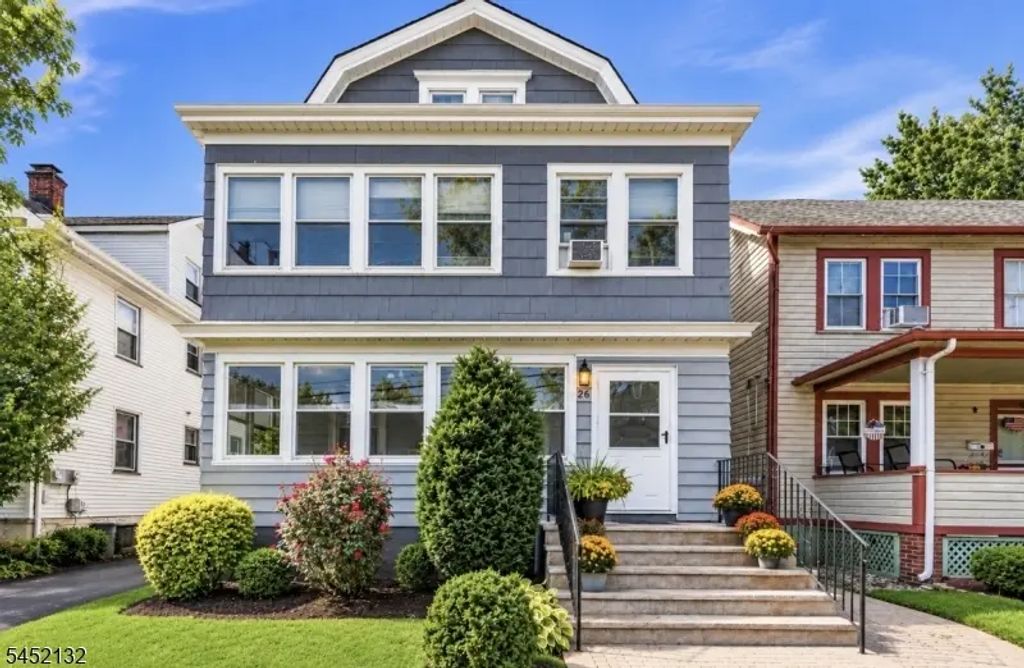 26 Pulaski St, Bloomfield Twp.