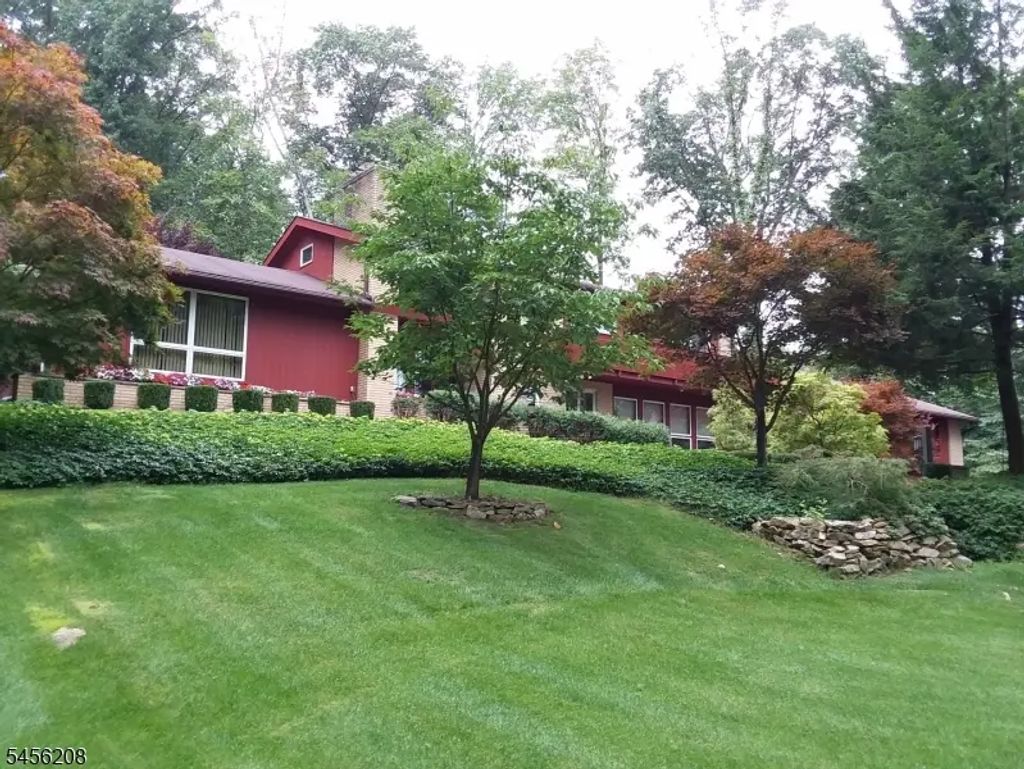 5 Agnes Ln, Holland Twp.
