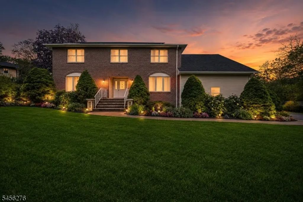 11 Ledgerock Ct, Parsippany-Troy Hills Twp.