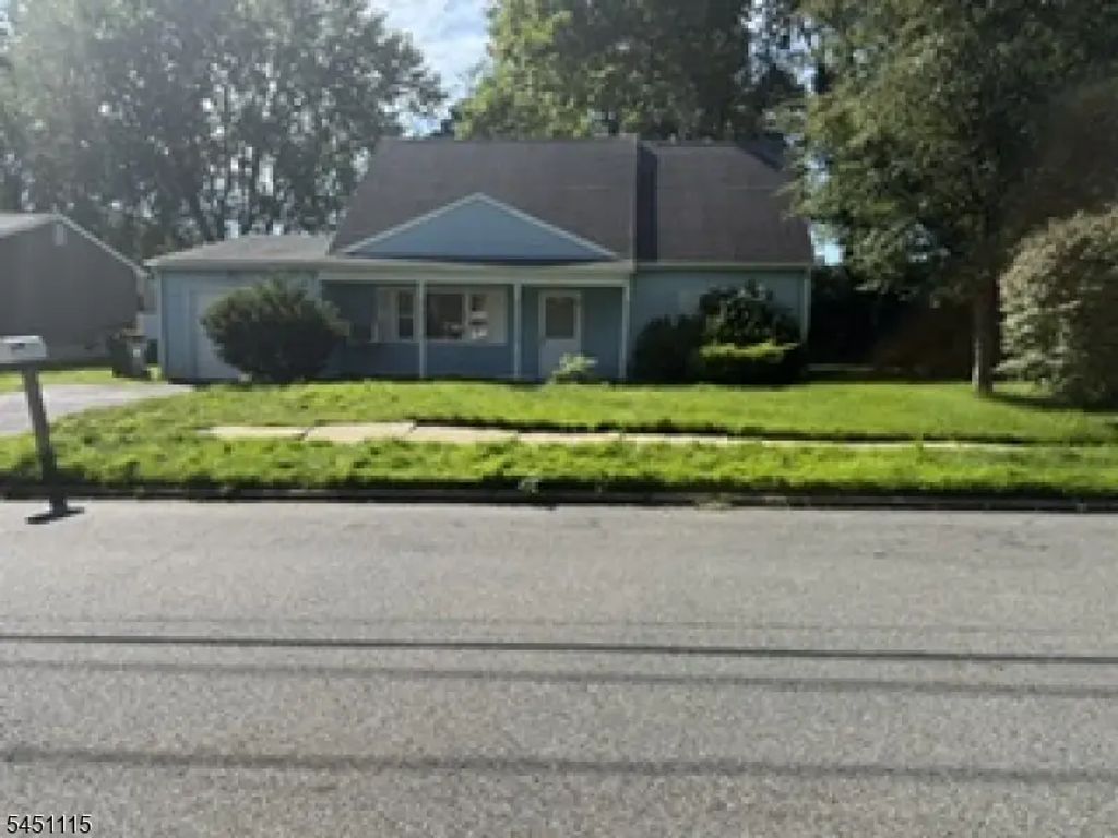 10 Renault Dr, Mount Olive Twp.