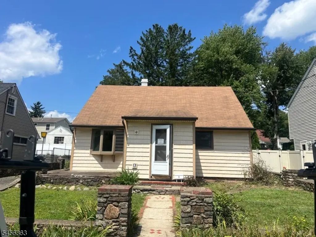 27 Charles Ter, Waldwick Boro