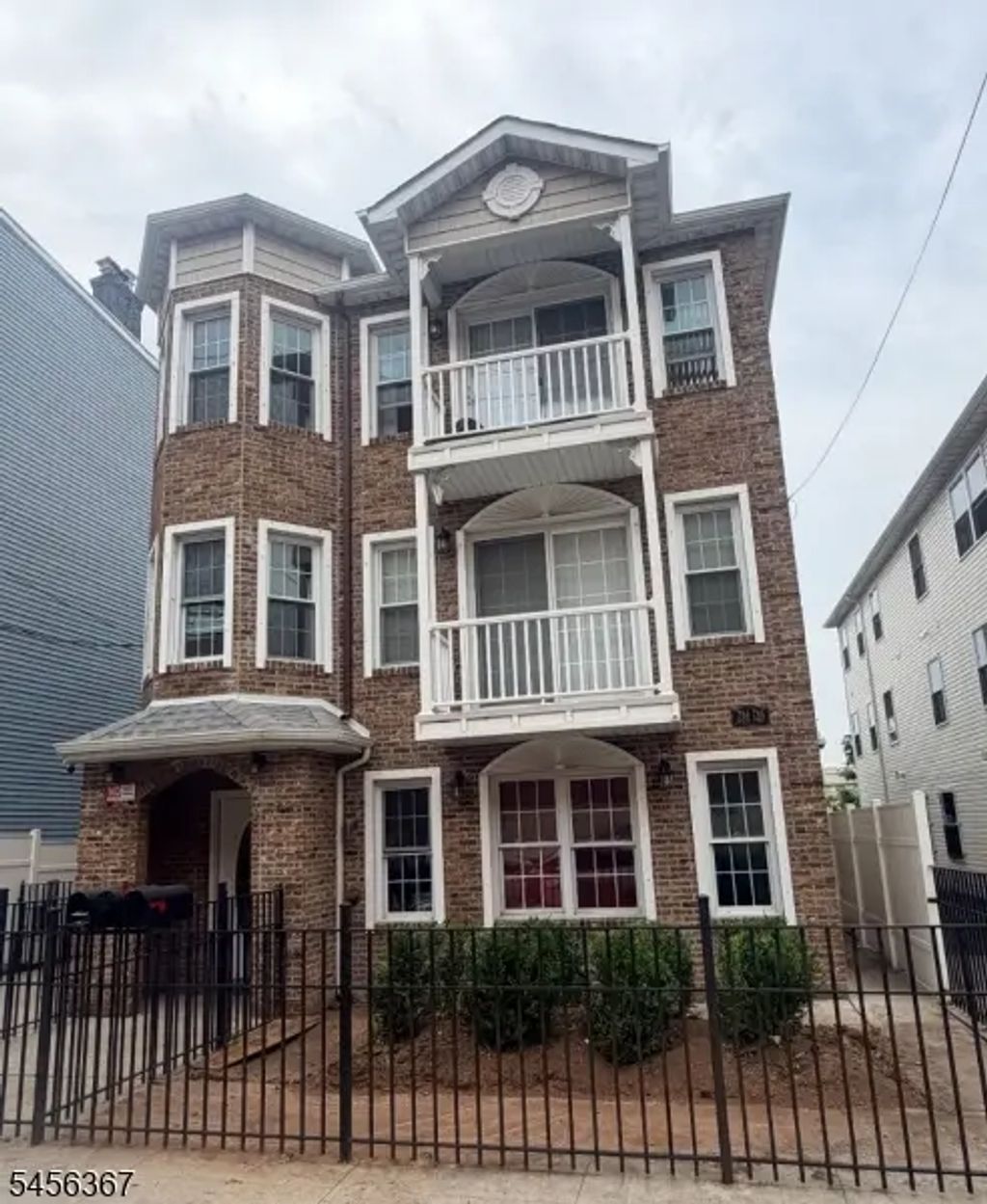 784 Bergen St, Newark City