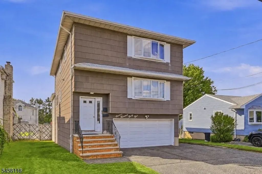 1135 Stonewall Ln, Secaucus Town
