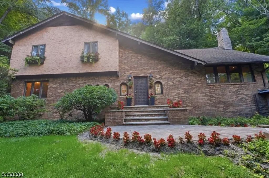 77 Pine Brook Rd, Montville Twp.