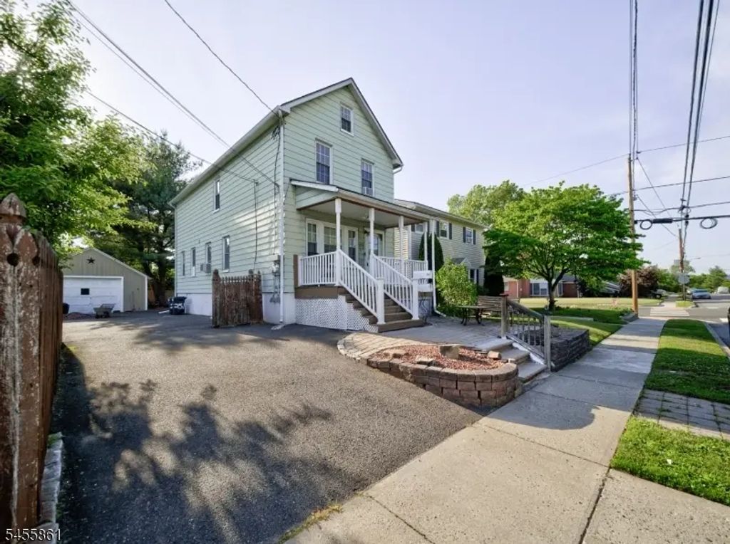 251 N 7th Ave, Manville Boro