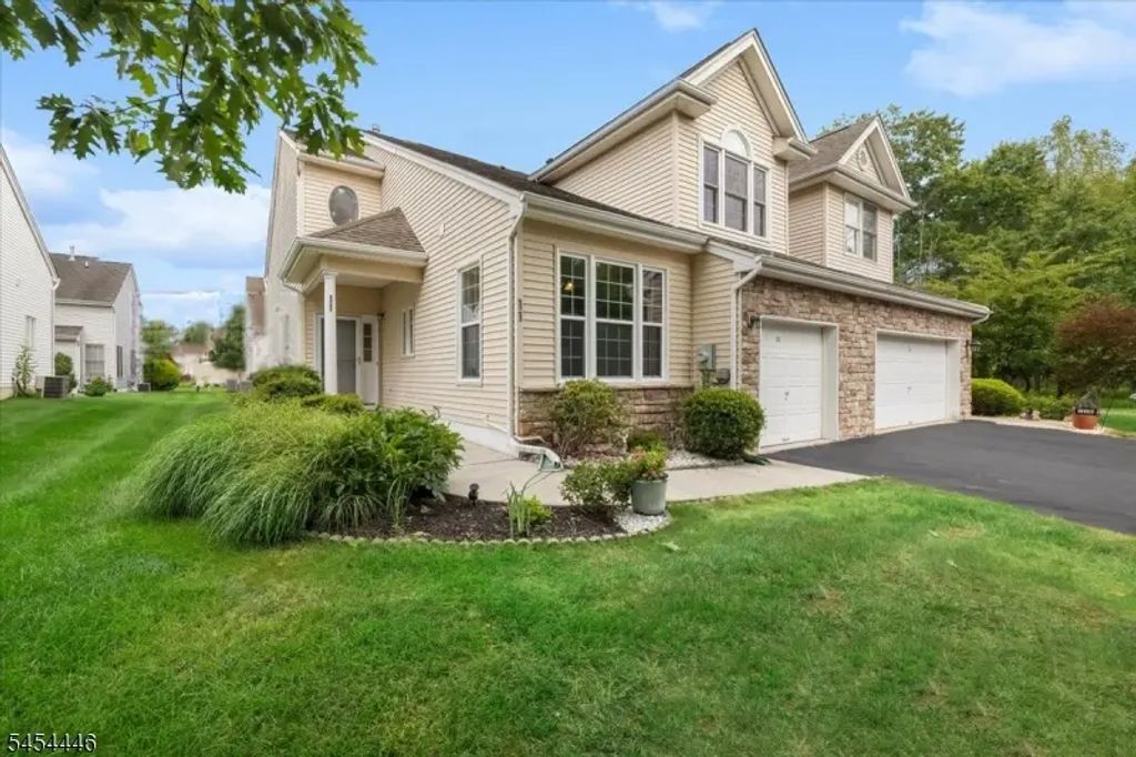 11 Disbro Ln, Franklin Twp.