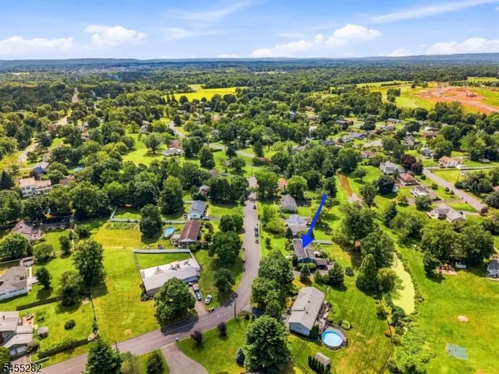 20 Claremont Dr, Hillsborough Twp.