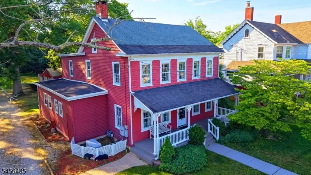 23 N Main St, Marlboro Twp.