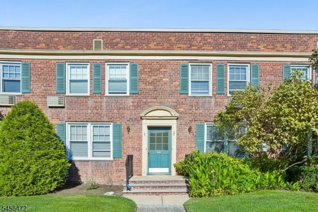 176 Millburn Ave, Millburn Twp.