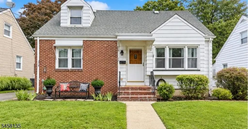 827 Pine St, Roselle Park Boro