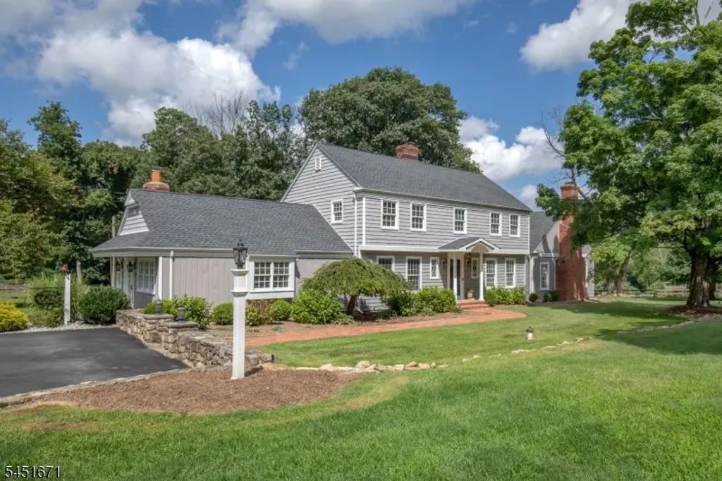 5 Scarlet Oak Rd, Tewksbury Twp.