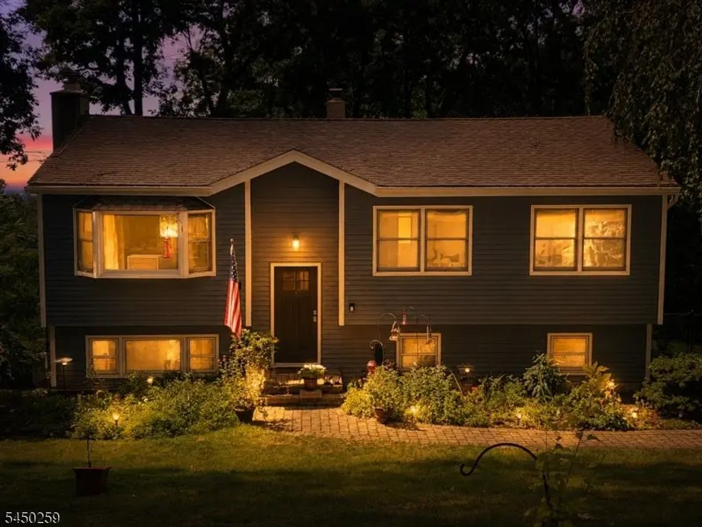 11 Hillsdale Dr, Vernon Twp.