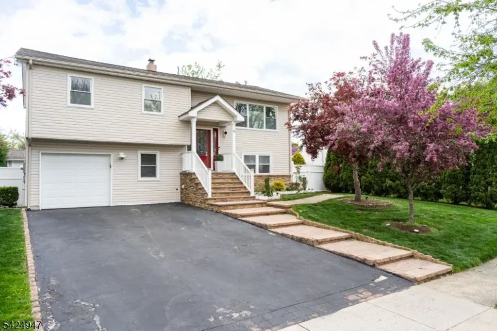 14 Hopatcong Dr, Lawrence Twp.
