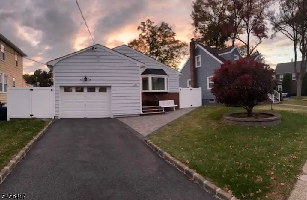 196 Galloping Hill Rd, Roselle Park Boro